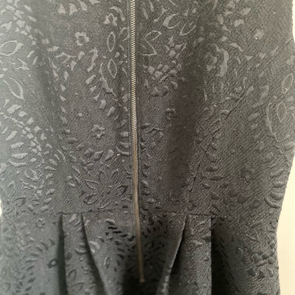 Loft Women’s Mini Sleeveless Dress Colour Black w/Back Zipper Pleated Skirt Sz 4 - Picture 9 of 10